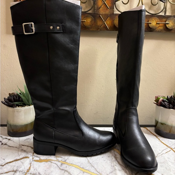 Rampage black boots with inside half zipper; nice and comfortable; very pretty - Picture 12 of 14